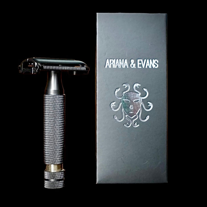 B1 Lancer Razor by Ariana & Evans: elegant design with textured grip, packaged in a sleek box. 50% off promotion.